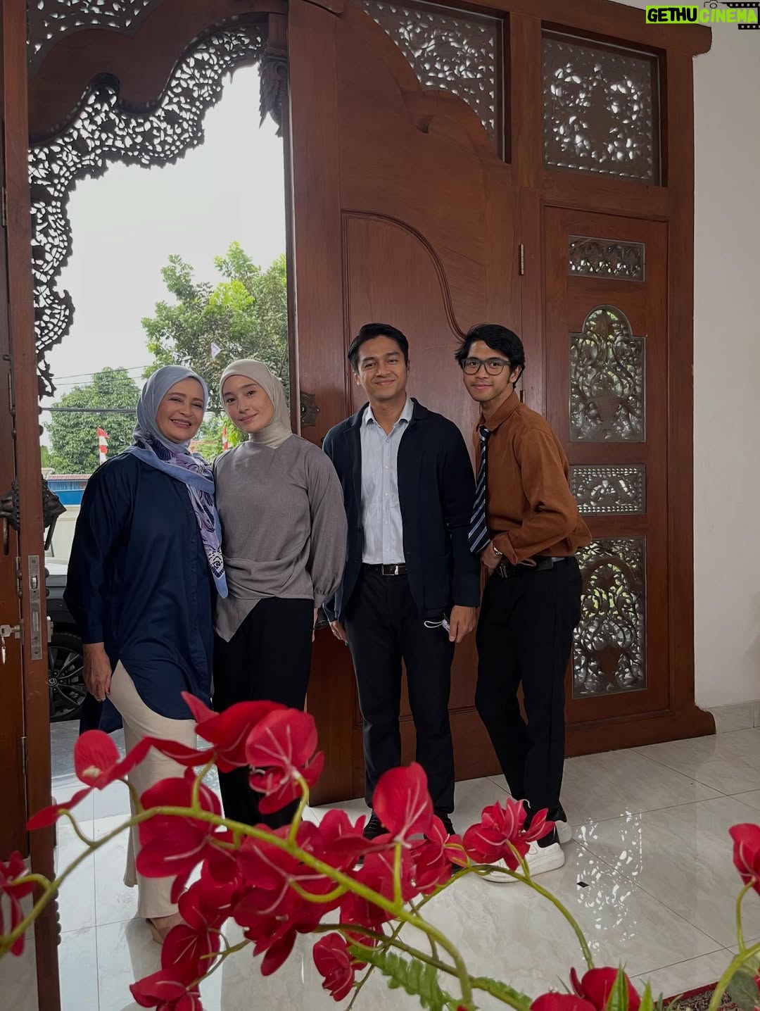 Ivanka Suwandi - 3.4K Likes - Ipar adalah Maut the Series di @mdtv  and @netflixid ❤️‍🩹❤️‍🩹❤️‍🩹
