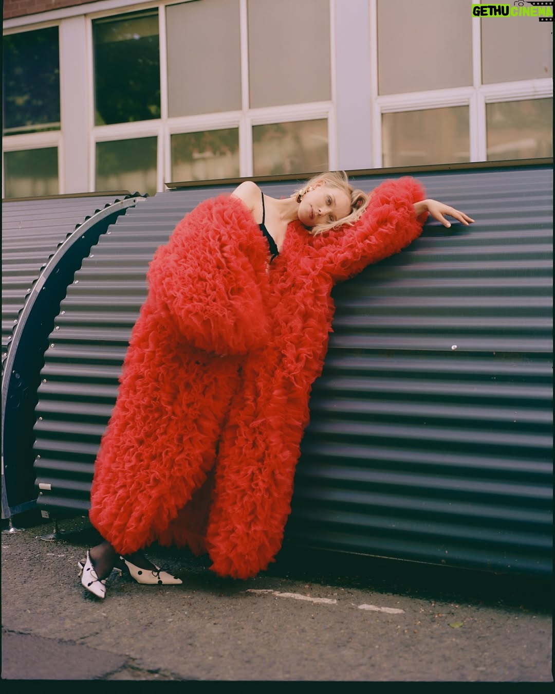 Ivanna Sakhno - 48K Likes - SCHÖN🎪🪁 

Had the most whimsical day running around London. Thank you for having me x

photography. Hannah Cosgrove
interview. Naureen Nashid
styling. Kate Sinclair
hair. Sophie Sugarman
make up. Brooke Simons
creative production. Clara La Rosa