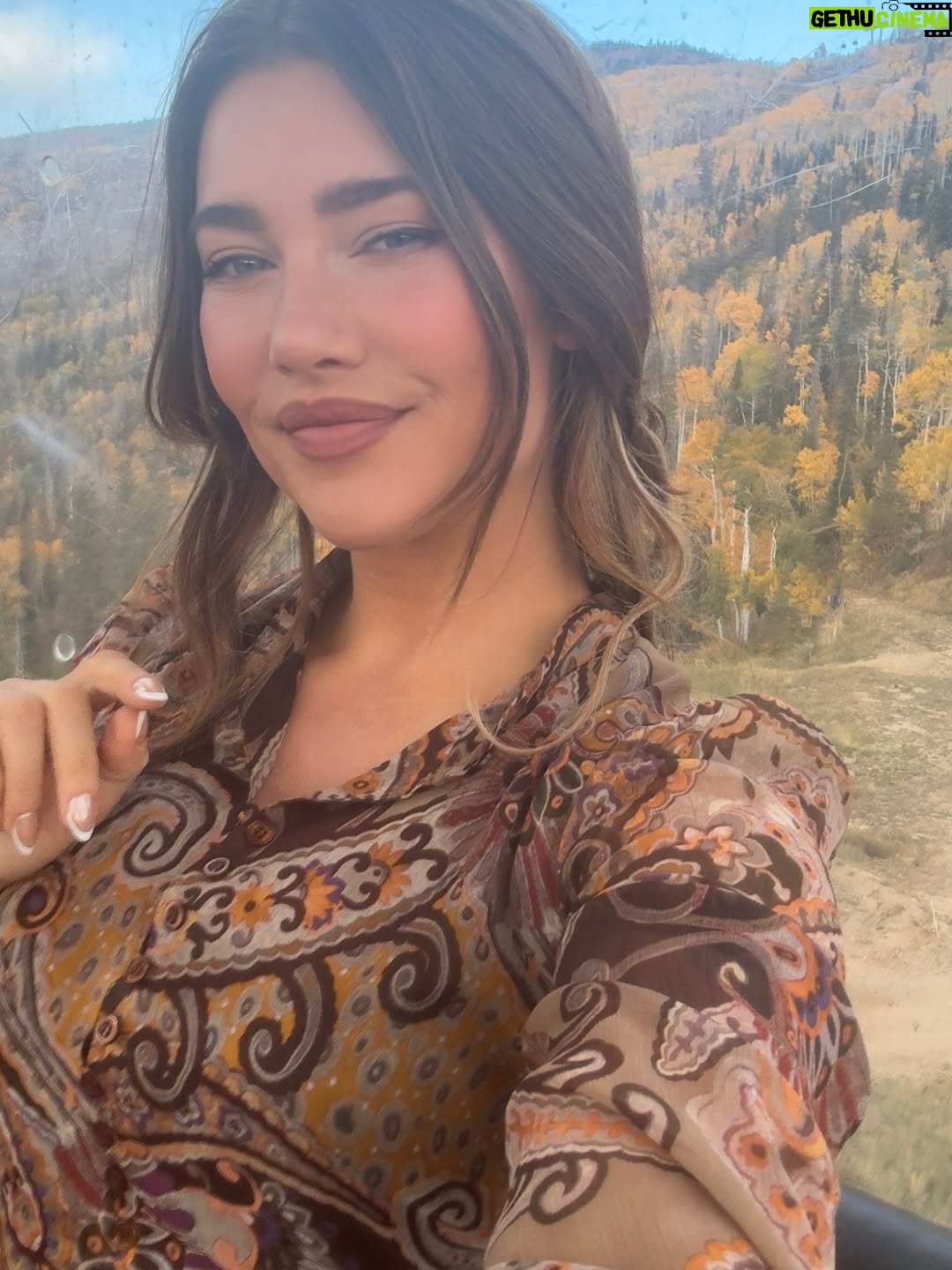 Jacqueline MacInnes Wood - 37.5K Likes - A little slice of paradise ☀️🤍🐥