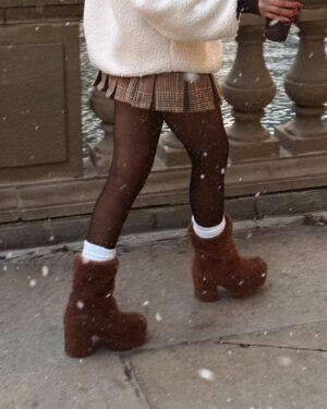Jami Alix Instagram - finally snowed again in chicago 🌨️ 

comment SHOP for outfit links to your dms ⛄️ https://liketk.it/50Sta #ltkseasonal #ltkfindsunder100 #ltkholiday