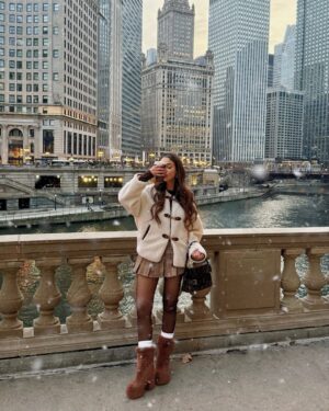 Jami Alix Instagram - finally snowed again in chicago 🌨️ 

comment SHOP for outfit links to your dms ⛄️ https://liketk.it/50Sta #ltkseasonal #ltkfindsunder100 #ltkholiday
