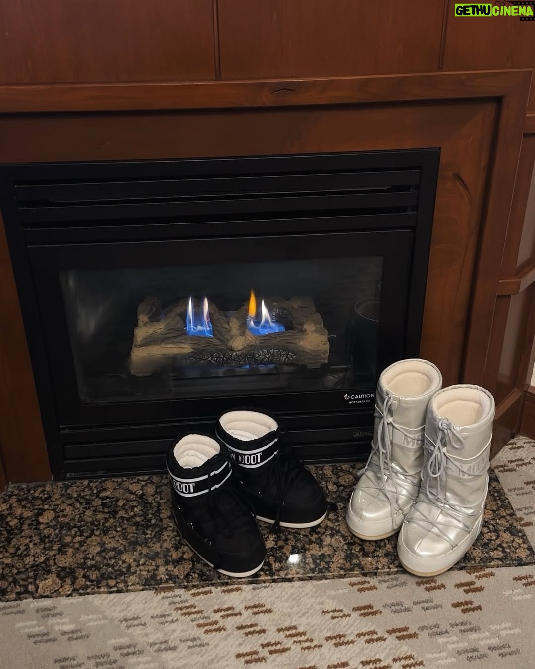 Jami Alix - 2.5K Likes - winter archives that make me feel all the giddy winter feels!!!! *and for the apres ski girls who literally only apres*