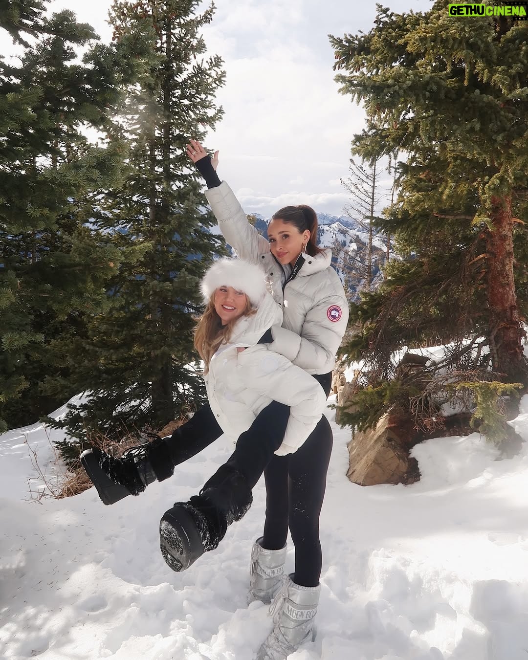 Jami Alix - 2.5K Likes - winter archives that make me feel all the giddy winter feels!!!! *and for the apres ski girls who literally only apres*