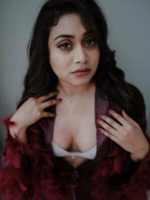 Janaki Sudheer Instagram - "My therapist told me to embrace my feelings, so I'm embracing the feeling of looking great."

#picooftheday #postoftheday #possitivevibes #enjoythelittlethings #explore #southindianactress #selflove #happiness #modelsofinstagram #modelsofkerala #possitivevibes #instadaily #instalove #instagood #instamood #janakisudheer