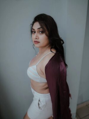Janaki Sudheer Instagram - "Feeling dangerous, looking desirable."

📸 @storiesbyragin 

#instagood #instalove #instadaily #instamood #reelsinstagram #reeitfeelit #reelsvi̇ral #enjoythelittlethings #explore #picooftheday #postoftheday #janakisudheer #modelsofinstagram #modelsofkerala #bigbossmalayalamseason4 #bigbossmalayalam #happiness #selflove
