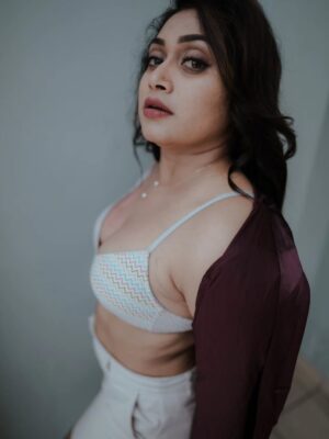 Janaki Sudheer Instagram - "Feeling dangerous, looking desirable."

📸 @storiesbyragin 

#instagood #instalove #instadaily #instamood #reelsinstagram #reeitfeelit #reelsvi̇ral #enjoythelittlethings #explore #picooftheday #postoftheday #janakisudheer #modelsofinstagram #modelsofkerala #bigbossmalayalamseason4 #bigbossmalayalam #happiness #selflove