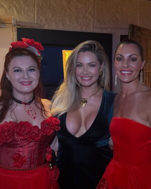 Janelle Pierzina Instagram - Life lately!

I know I know…. I only post pictures and reels of Real Estate lately. But that’s because that’s literally all I do is sell houses. 
I’m a very busy lady! 

Last month I was able to take a quick break and see some of my castmates for a Traitors Cruise. Honestly was such a blast and I loved hanging out with everyone.

Until next time! 🚢