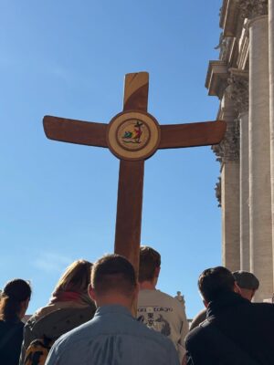 Janice Dean Instagram - Hi everyone. 

I wanted to share an incredible journey my husband Sean and I embarked on with our good friends @jonathan_morris2019 and his beautiful wife Kaitlyn.  This trip has been many months in the making, and the experience was everything we dreamed of. 

Every 25 years, the Catholic Church celebrates a Jubilee Year.  Tens of millions make their journey to renew the hope that has been given to us through our faith.

Jonathan and his team put together visits for a group of us to several Basilicas including St. Peter’s with walks through 4 Holy Doors that are only open during the Jubilee.  There were tours of the Colosseum, Catacombs & Ghetto di Roma Palatine Hill, St. Augustin, the Pantheon and Trevi Fountain.  We  also attended a Papal blessing with Pope Leo after a Jubilee procession, a visit to the Vatican Museums with a tour of the Sistine Chapel. 

I took so many pictures!  This is just a small sampling I wanted to share…oh, and by the way, the weather was fantastic! ☀️ 

At at the end of our pilgrimage Jonathan mentioned he would be doing another faith trip to the Holy land in May 2026 which he told me I could pass along if any of you might be interested.  I know I certainly am. 

You can email spiritualjourneytorome@gmail.com for more details. 

Much love,

JD