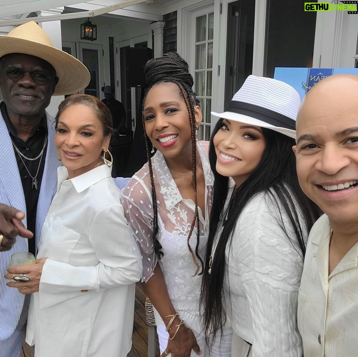 Jasmine Guy - 108.7K Likes - Good vibez, loud laughs and great memories!! Surround yourself with people that make you forget to check your phone ❤️ #jasmineguy #adifferentworld #mypeople #myvillage #marthasvineyard #marthasvineyardlife