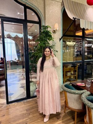 Jasmine Sidhu Instagram - Diwali 2025 - Lights, love, and a whole lot of mitha 🪔 

(Diwali 2025, Happy Diwali, Diwali Outfit, happy family, Punjab)