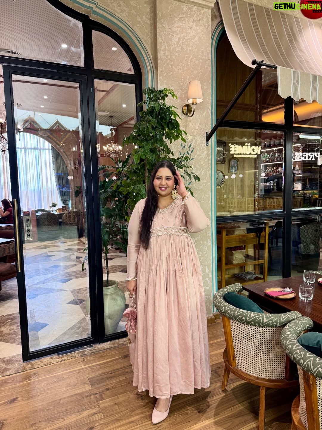 Jasmine Sidhu - 8.4K Likes - Diwali 2025 - Lights, love, and a whole lot of mitha 🪔 

(Diwali 2025, Happy Diwali, Diwali Outfit, happy family, Punjab)