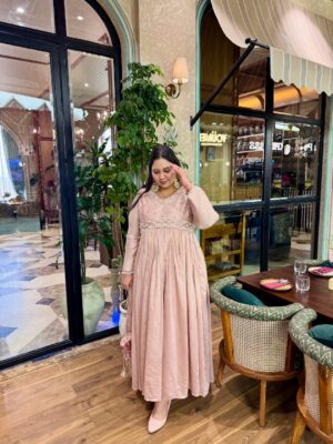 Jasmine Sidhu Instagram - Diwali 2025 - Lights, love, and a whole lot of mitha 🪔 

(Diwali 2025, Happy Diwali, Diwali Outfit, happy family, Punjab)