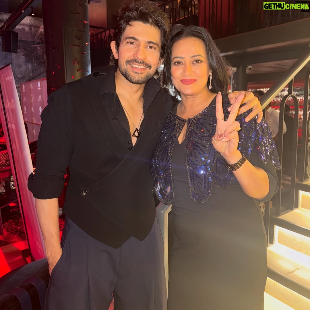 Jaswir Kaur - 3.3K Likes - It’s been 21 years when i Performed with you the first time on stage when I entered the Television Industry 🤩 
And that moment stayed with me forever @huseinkk 🥰
Sometime these Picture moments are good 🥳
