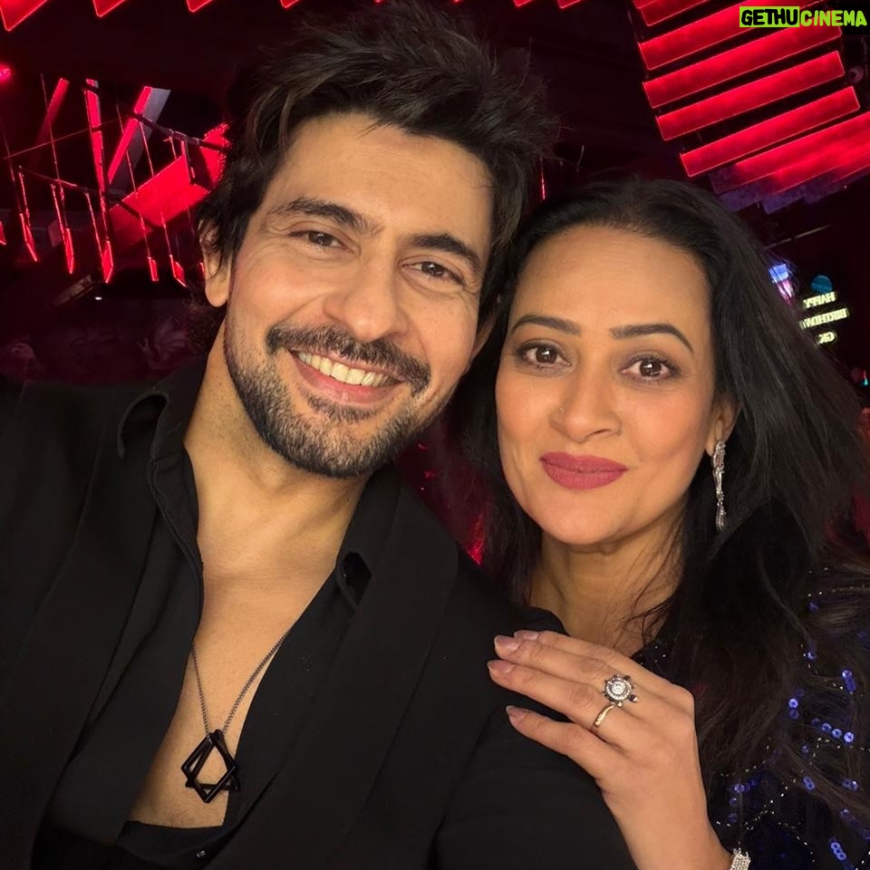 Jaswir Kaur - 3.3K Likes - It’s been 21 years when i Performed with you the first time on stage when I entered the Television Industry 🤩 
And that moment stayed with me forever @huseinkk 🥰
Sometime these Picture moments are good 🥳