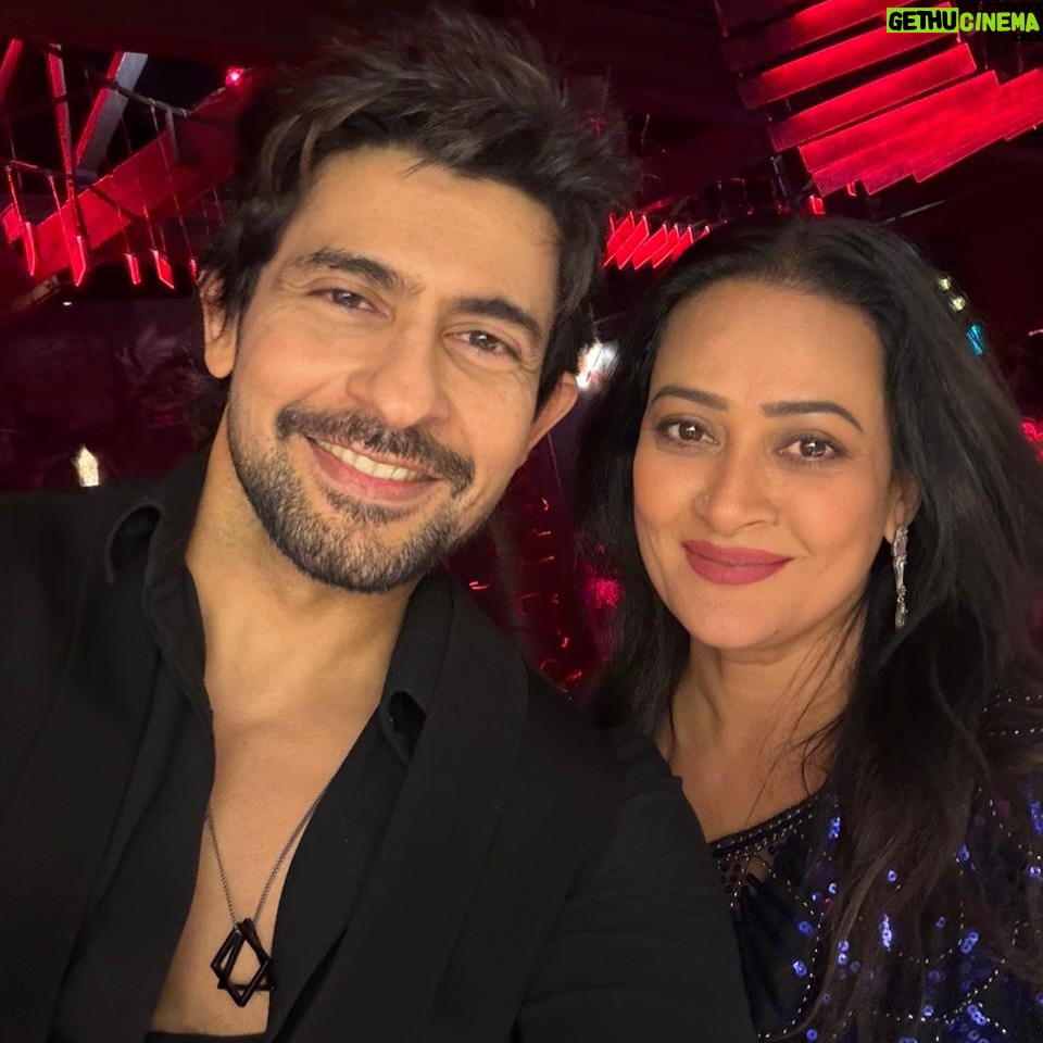 Jaswir Kaur - 3.3K Likes - It’s been 21 years when i Performed with you the first time on stage when I entered the Television Industry 🤩 
And that moment stayed with me forever @huseinkk 🥰
Sometime these Picture moments are good 🥳