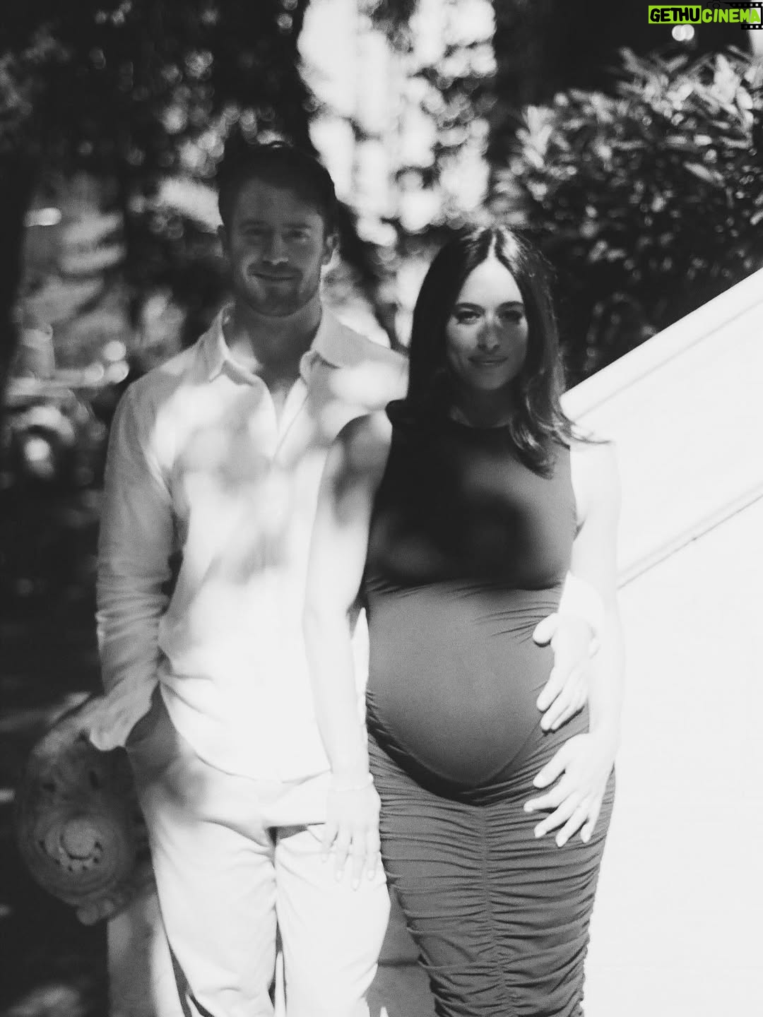 Jeanine Mason - 11.7K Likes - The most grateful preggo to have all this love coming our way. Thank you! We can’t wait for this autumn boy. 🍁

📸: @mcguiremcmanus 
💄: @amandathesenbeauty