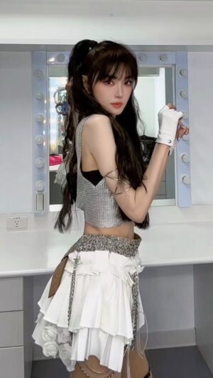 Jeannie Hsieh Instagram - 我賭你們沒看過我的背～而且非常想念我🤪 #喜歡你 #謝金燕