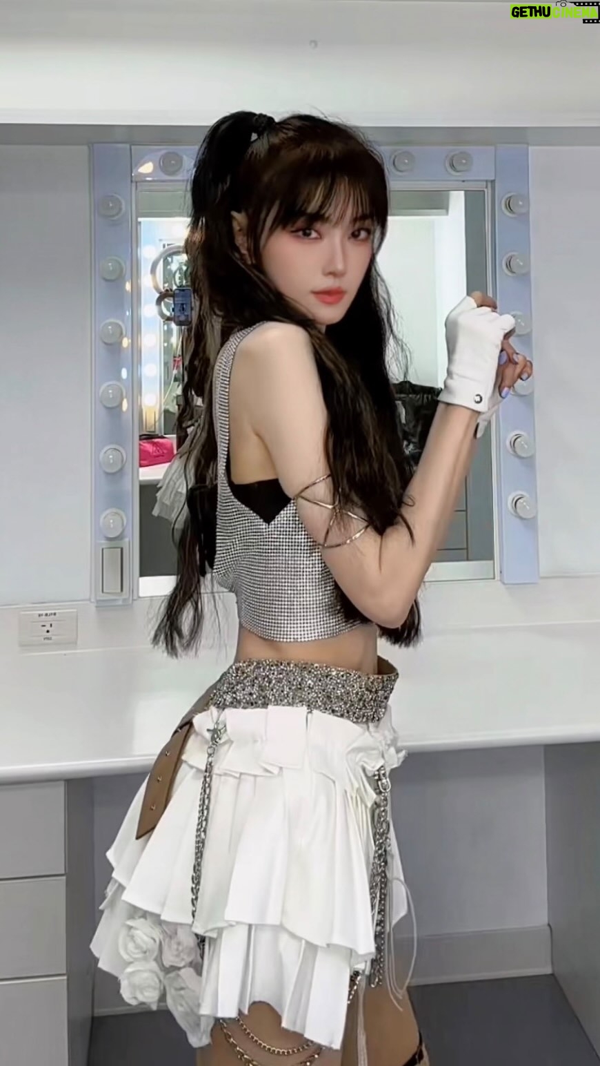 Jeannie Hsieh - 22.9K Likes - 我賭你們沒看過我的背～而且非常想念我🤪 #喜歡你 #謝金燕