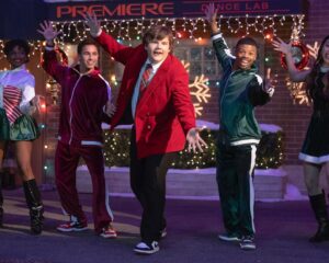 Jenna Elfman Instagram - 🎄🎄New @shifting_gearsabc episode WEDNESDAY NIGHT!!! 8/7c on ABC, then Hulu. 🎅🏽 It will definitely get you into the holiday spirit! #shiftinggears #shiftinggearsabc