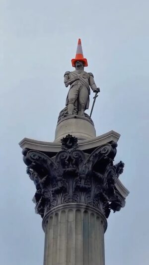 Jenni Falconer Instagram - POV: Scotland qualifies and suddenly every landmark wants a cone. 
Fixed it for you Nelson. 💙 🏴󠁧󠁢󠁳󠁣󠁴󠁿 

World Cup 2026, here we come. 🙌🏻🙌🏻

#noscotlandnoparty #tartanarmy #scotland

@scotlandnationalteam 💙