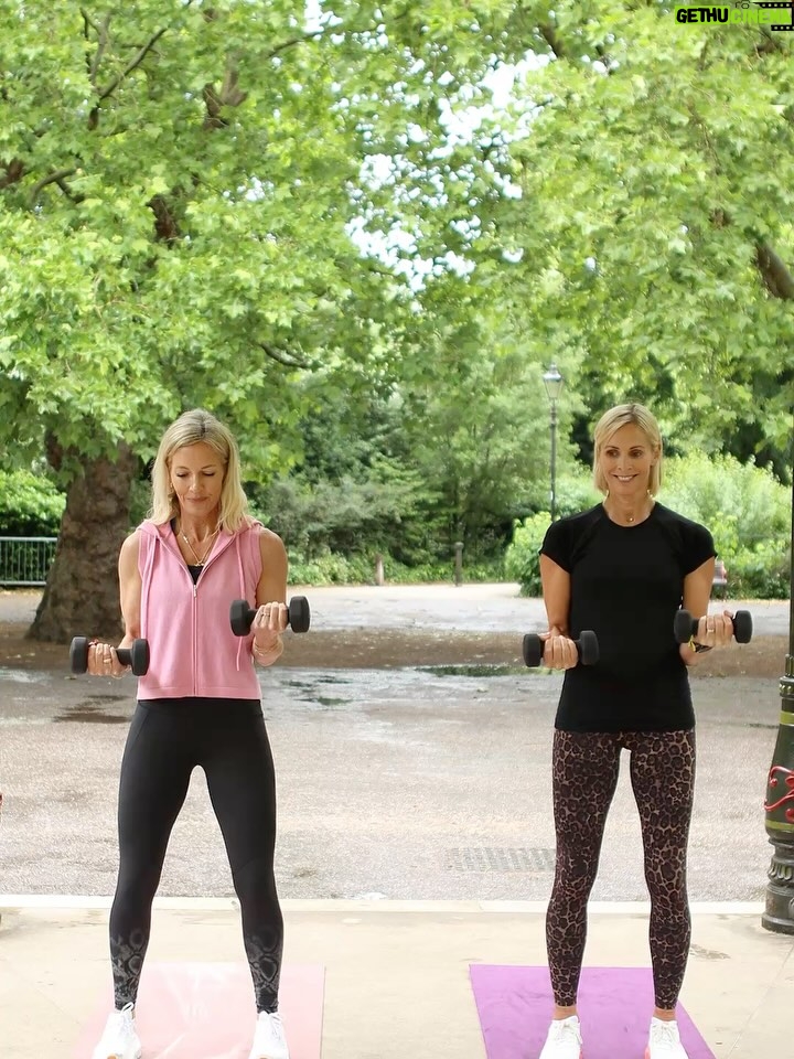Jenni Falconer - 62.8K Likes - 👋Slides as promised!

💪🏻Your next 20 minute upper body workout! SAVE THIS‼️
🙋‍♀️Join @jennifalconer & I on the BEST dumbbell workout ✅ tag a friend to do this one with you! ❤️

Here's the workout ⬇️ 
✅3 sets
✅ warm up first > we are using 4kg & 3kg weights 

1️⃣Alternate front raises x10
2️⃣Alternate bicep curls x10
3️⃣Around the world x10
4️⃣Deadbugs x10
5️⃣Lateral raise pull backs x8
6️⃣Skull crushers x10
7️⃣Russian twists x12
8️⃣Dorsal raises/superman ext x8
9️⃣Sit up & press x10
🔟 Glute bridge & press x10
1️⃣1️⃣ Bicycles x10

Enjoy! Please save & share!
Leggings @sweatybetty 
@thestylephotographer 

#upperbodystrength #upperbodyworkout #upperbodyday #20minworkouts #20minuteworkout #dumbbellworkouts