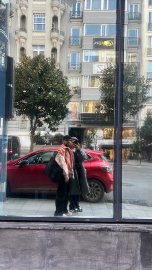 Jennifer Boyner Instagram - Uzun zamandır böyle küçük bir hediyeleşme yapmak istiyordum 🎁
Bu kutuyu yorumlardan seçeceğim birinize göndereceğim
Yeni yıla güzel bir enerjiyle girelim ♥️😍✨💫 @wiwifyturkey *reklam