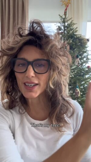 Jennifer Esposito Instagram - New Film same hair. Come join me in taking back our stories, our freedom to decide what we want to see and ALL of our voices. Indie film needs help and I’m asking. More than a film it’s a push towards keeping indie films which show us ALL alive. Link in bio. Follow the entire process with me on my substack or here @maryridestheftrain xoxo