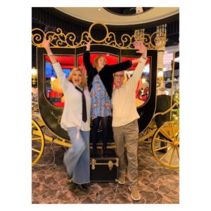 Jennifer Gimenez Instagram - We felt very fortunate to have taken Mackenzie to @westfieldcenturycity mall to have a #Santa excursion. It was truly an amazing experience. We had the best time. To see Mackenzie‘s eyes light up of excitement is priceless. It was so interactive and so cool. The elves were so great with all of us and Mrs. Claus and Santa Claus were unbelievably amazing and they  gave us some amazing quality time with them. It’s a very intimate and fun experience. @timryandopeman and I are truly fortunate to have Mackenzie with us full-time and we get to experience life as a family. 
Wishing you and your loved ones a very merry holiday season and a happy new year. 
oh PS on a sidenote Mrs. Claus was so dope. She started doing #67 with Mackenzie. It was hilarious!
🎅🧑‍🎄🎄🙌🥰🎉💋🤍🕊️🌲