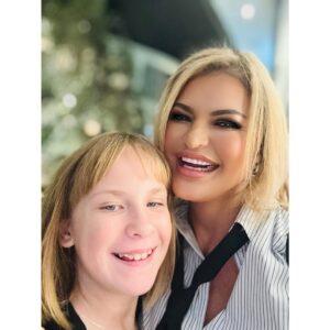 Jennifer Gimenez Instagram - We felt very fortunate to have taken Mackenzie to @westfieldcenturycity mall to have a #Santa excursion. It was truly an amazing experience. We had the best time. To see Mackenzie‘s eyes light up of excitement is priceless. It was so interactive and so cool. The elves were so great with all of us and Mrs. Claus and Santa Claus were unbelievably amazing and they  gave us some amazing quality time with them. It’s a very intimate and fun experience. @timryandopeman and I are truly fortunate to have Mackenzie with us full-time and we get to experience life as a family. 
Wishing you and your loved ones a very merry holiday season and a happy new year. 
oh PS on a sidenote Mrs. Claus was so dope. She started doing #67 with Mackenzie. It was hilarious!
🎅🧑‍🎄🎄🙌🥰🎉💋🤍🕊️🌲