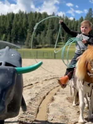 Jennifer Landon Instagram - Happy Birthday Buck!
Thanks for teaching me how to cowboy, have fun, and for always being ready to talk video games.
@me_mycowboys @jrodstunts