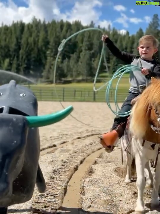 Jennifer Landon - 8.9K Likes - Happy Birthday Buck!
Thanks for teaching me how to cowboy, have fun, and for always being ready to talk video games. 
@me_mycowboys @jrodstunts