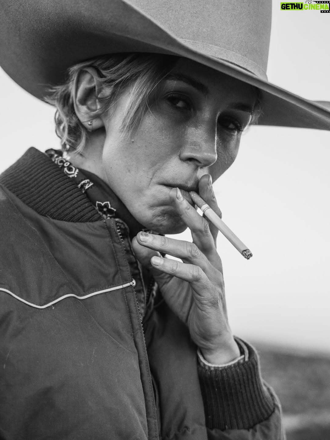 Jennifer Landon - 22.1K Likes - Thinking back to New Mexico desert. 
📷 @budforce 

🚭

#newmexico #desert #western #dontsmoke #smoke