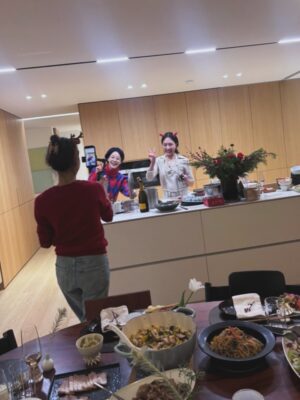 Jeon Hye-bin Instagram - 12월이다🎄
설레는 마음 한가득 
한달 내내 느끼게 해주고싶어
결기에 #레고랜드 가도 좋아