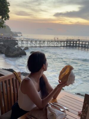 Jeon Hye-bin Instagram - 벌써 마지막 날이라니 🥹🥹🥹
너무 평화롭고 행복했던 시간에
또 무사함에 무한 감사하며 🩵
행복했던 너와나의 생일여행 🩵❤️
#또올게 #너무행복했다
#아야나리조트 #또만나