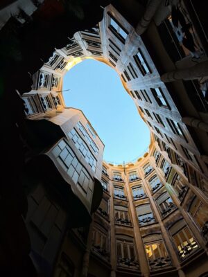 Jesseca Liu Instagram - Window reflections, Gaudí skies, and plates full of memories.

#BarcelonaDiaries
#FamilyTrip
#spainvibes🇪🇸❤️🌴