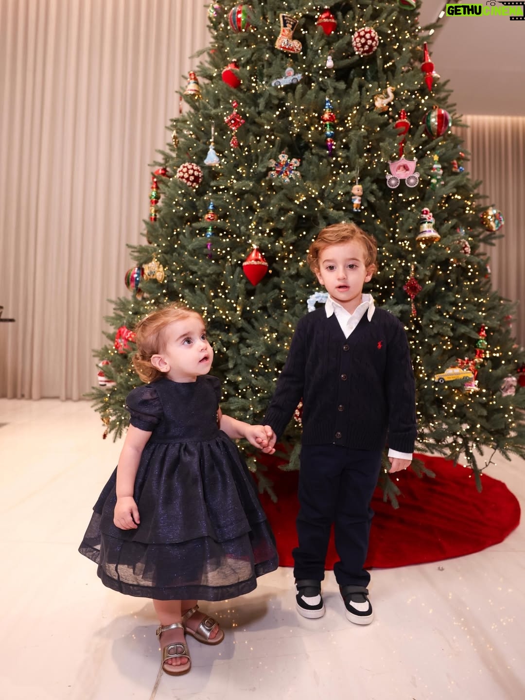 Jessica Azar - 17.2K Likes - Merry Christmas from me and my little munchkins ✨🎄 

Watch us tonight on MTV Lebanon, 8:30 PM for a very special Christmas episode 🎅🏼 

Dressed by : @clo_beirut 
Hair by: @georgeselmendelek @simonelmendelek 
Makeup by: @nabilmakhoul 
📸: @celinn____