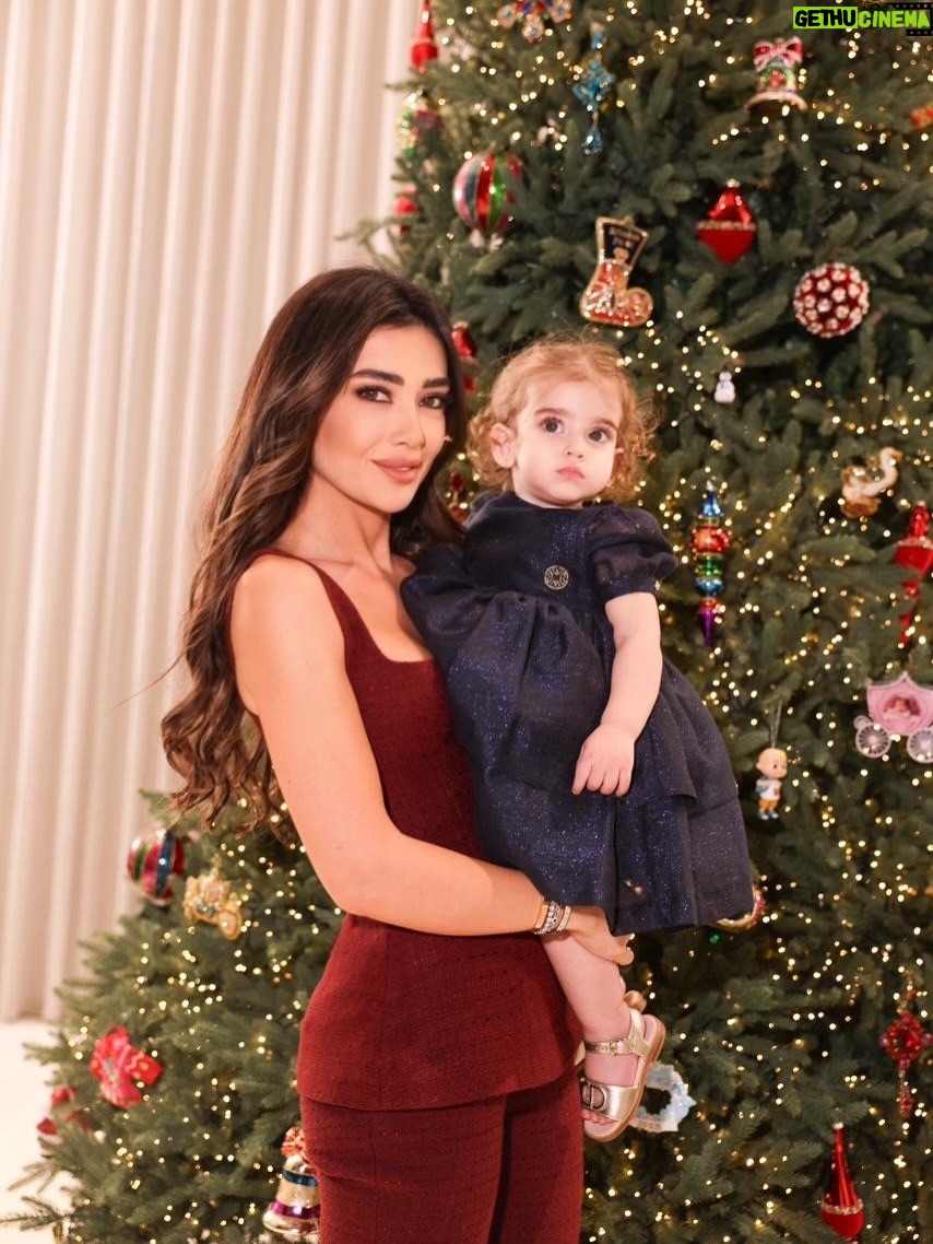 Jessica Azar - 17.2K Likes - Merry Christmas from me and my little munchkins ✨🎄 

Watch us tonight on MTV Lebanon, 8:30 PM for a very special Christmas episode 🎅🏼 

Dressed by : @clo_beirut 
Hair by: @georgeselmendelek @simonelmendelek 
Makeup by: @nabilmakhoul 
📸: @celinn____