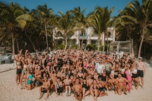 Jessica Eye Instagram - Remembering the beautiful beach run at @sanatulumhotel šŖ¬ #familymember #runtulum #runclub
šø @anaurorahdz