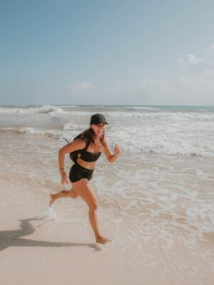 Jessica Eye Instagram - Remembering the beautiful beach run at @sanatulumhotel šŖ¬ #familymember #runtulum #runclub
šø @anaurorahdz