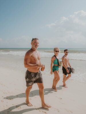 Jessica Eye Instagram - Remembering the beautiful beach run at @sanatulumhotel šŖ¬ #familymember #runtulum #runclub
šø @anaurorahdz