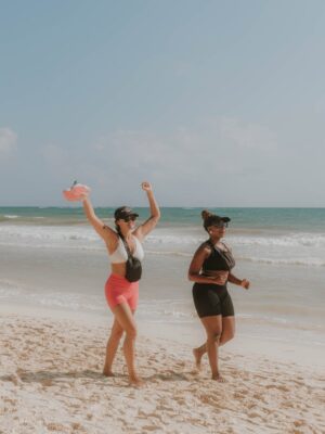 Jessica Eye Instagram - Remembering the beautiful beach run at @sanatulumhotel šŖ¬ #familymember #runtulum #runclub
šø @anaurorahdz
