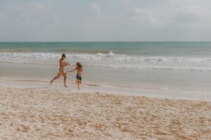 Jessica Eye Instagram - Remembering the beautiful beach run at @sanatulumhotel šŖ¬ #familymember #runtulum #runclub
šø @anaurorahdz