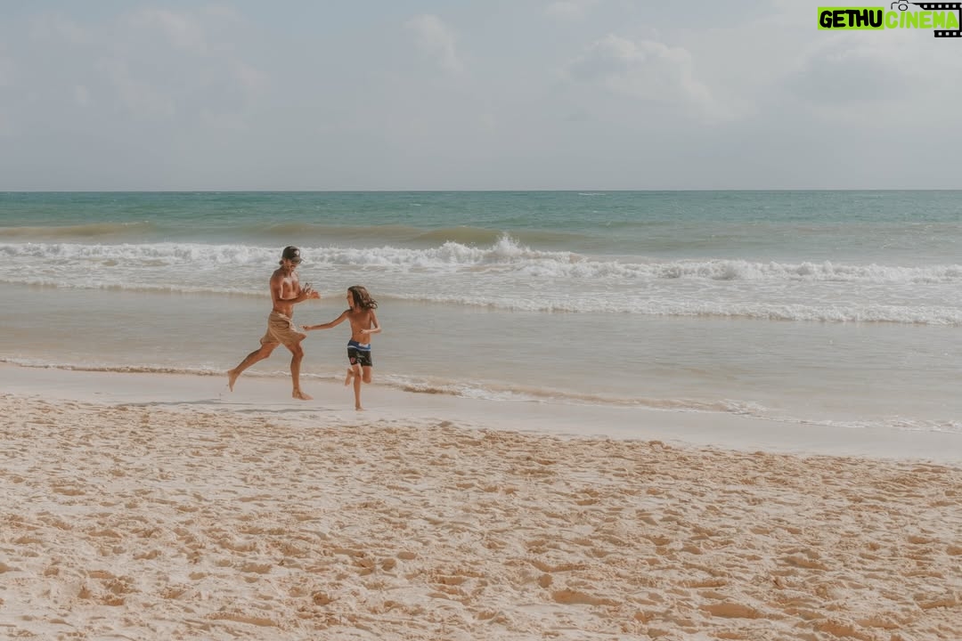 Jessica Eye - 282 Likes - Remembering the beautiful beach run at @sanatulumhotel 🪬 #familymember #runtulum #runclub 

📸 @anaurorahdz