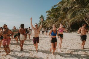 Jessica Eye Instagram - Remembering the beautiful beach run at @sanatulumhotel šŖ¬ #familymember #runtulum #runclub
šø @anaurorahdz