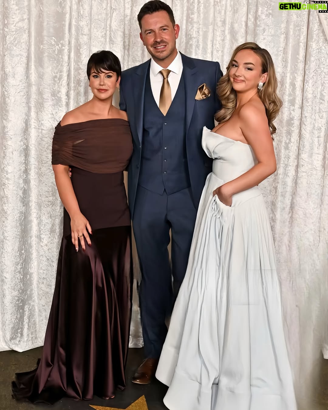 Jessica Fox - 5.1K Likes - “When everything goes to hell, the people who stand by you without flinching — they are your family.”

What a night for the Osborne Family! I am so extremely proud of us and the work, the storylines, the many laughs and many more tears we have shed over the years. A day on our set is always filled with joy and as Jimmy says ‘we always have a laugh, don’t we?’ 

IGetting to stand up on the stage last night was so thrilling and I wanted to shout out to ALL our extended Osbornes - you are part of the journey and we are so proud of you all. Helen, Guy, Jazz, Anna, Ellis, Charlie, Suzanne, Ryan, Nico, Kassius, Tylan, Adam - you are all so missed! 

A special shout out to our fabulous Noah who was nominated for best young performer - you are a true wonder and we love you so much. And our latest additions Ryan and Isabelle. Two young actors who took the screen by storm. Massive Congratulations to you both for the Best Storyline and to beautiful, talented and one of the best criers ever Isabelle on her award for Best Newcomer - you smashed it! 

Dress of dreams @aensostudio 
Overlay and alternations (thankyou for always being so patient with me) @sarahvictoriabirch @liverpoolalterationsboutique 
Shoes @simmilondon Earrings @helixandconch 
Cuff and ring @marksandspencer 
Hair and makeup genius (I had the most fun spending time with you, you made me feel incredible, thank you) @antoniocruzmakeup @creativesagencyltd
