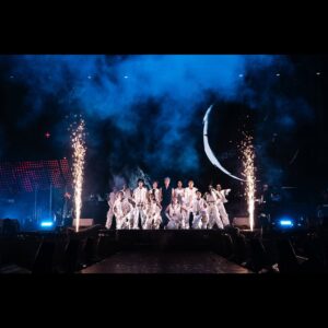 Jessica Hsuan Instagram - .
多謝KL朋友嘅熱情支持，氣氛爆燈🔥 特別多謝宣萱驚喜出場做嘉賓，一齊掀起全場高潮。
下一站：溫哥華，等我哋繼續go with the flow～ ✈️

#林峯世界巡迴演唱會 #林峯 #lfgowiththeflow #KualaLumpur #Vancouver