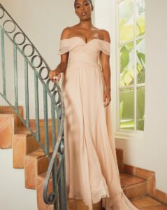 Jessica Williams Instagram - Yesterday I got to go to the Emmys with the rest of the Shrinking cast and had a freaking wonderful time. I am so so lucky to work with such a fun group of people. We just laughed and laughed. 

I’m so grateful to my very talented and silly glam squad. Without you I’d be at the Emmys in a bonnet and a moomoo braless in some flip flops. Thank you for your hard and fun work. 
 
Thank you for this stunning and beautiful  dress @kateandlauramulleavy you brilliant geniuses. And thank you so so much @armanibeauty for the gorgeous makeup. 

 👗 : @rodarte by the incredible @kateandlauramulleavy
👠 : @charleskeithofficial 
👛 : @rodofirenze 
💎 : @_katkim @davidyurman 
💇‍♀️: @therealritabee 
Hair assistant: @dorstylesktb
💄: @cherishbrookehill 
Brow: @rashellbeauty 
Nails: @clawzbydior_ 
Stylist: @sarahslutsky
🪡: @mobettaaa 
#styling assist: @carlee___ @miacstella @allieraye_k 
Photos: @ibraake