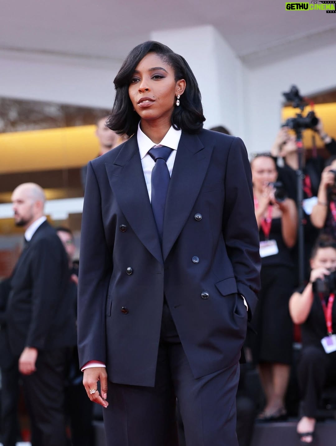 Jessica Williams - 18.9K Likes - Thank you @giorgioarmani for the Bond suit of my dreams. And THANK YOU  @armanibeauty for the gorgeous glammmmm and a trip to Venice for the Frankenstein premiere. #venezia82 #armanibeautypartner 

Photographer// @cibellelevi 
Suit// @giorgioarmani 
Makeup// @kennethsohmakeup 
Hair// @jamescatalanohair 
Stylist// @sarahslutsky 
Stylist assistants// @miacstella @carlee___ @allieraye_k