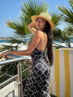 Jessy Abdo Instagram - Golden hour in #cannes hits different 💙

#jessyabdo #جيسي_عبدو