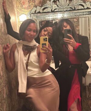 Jill Marie Jones Instagram - September 11, 2025 
At The Château with The Core Six (The Day 1’s)… Celebrating 25 years of #GIRLFRIENDS 🎉🎉♥️
I was looking around the table at each set of eyes, every smile and even closed my eyes for a quick second to listen to all of the familiar laughter. Every time we get together it’s like we’re in our 20’s again and no time has past. 

I was thinking about… where we all met, for the first time. I thought about our first table read. Our first day on set. The day we aired for the first time (September 11, 2000) and how that felt. I guess I was just thinking about our origin story. How it all began. And Boy O’ Boy! What A F%&k*ng Incredible Story!!! What A Ride!!!🤘🏾♥️

HAPPY ANNIVERSARY!!! #25 
GIRLFRIENDS 4EVA!!! 💃🏾💃🏾💃🏾💃🏾🕺🏾♥️ 

@marabrockakil 
@traceeellisross 
@therealgolden47 
@misspersiawhite 
@reggieh69